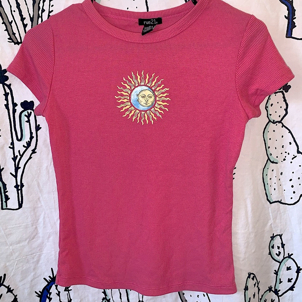 Pink Fitted Rue21 Sun Patterned Tee